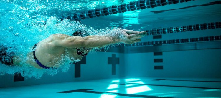 Bơi lội - Bài tập thể thao giúp kiểm tra độ dẻo dai, sức bền, thể lực.